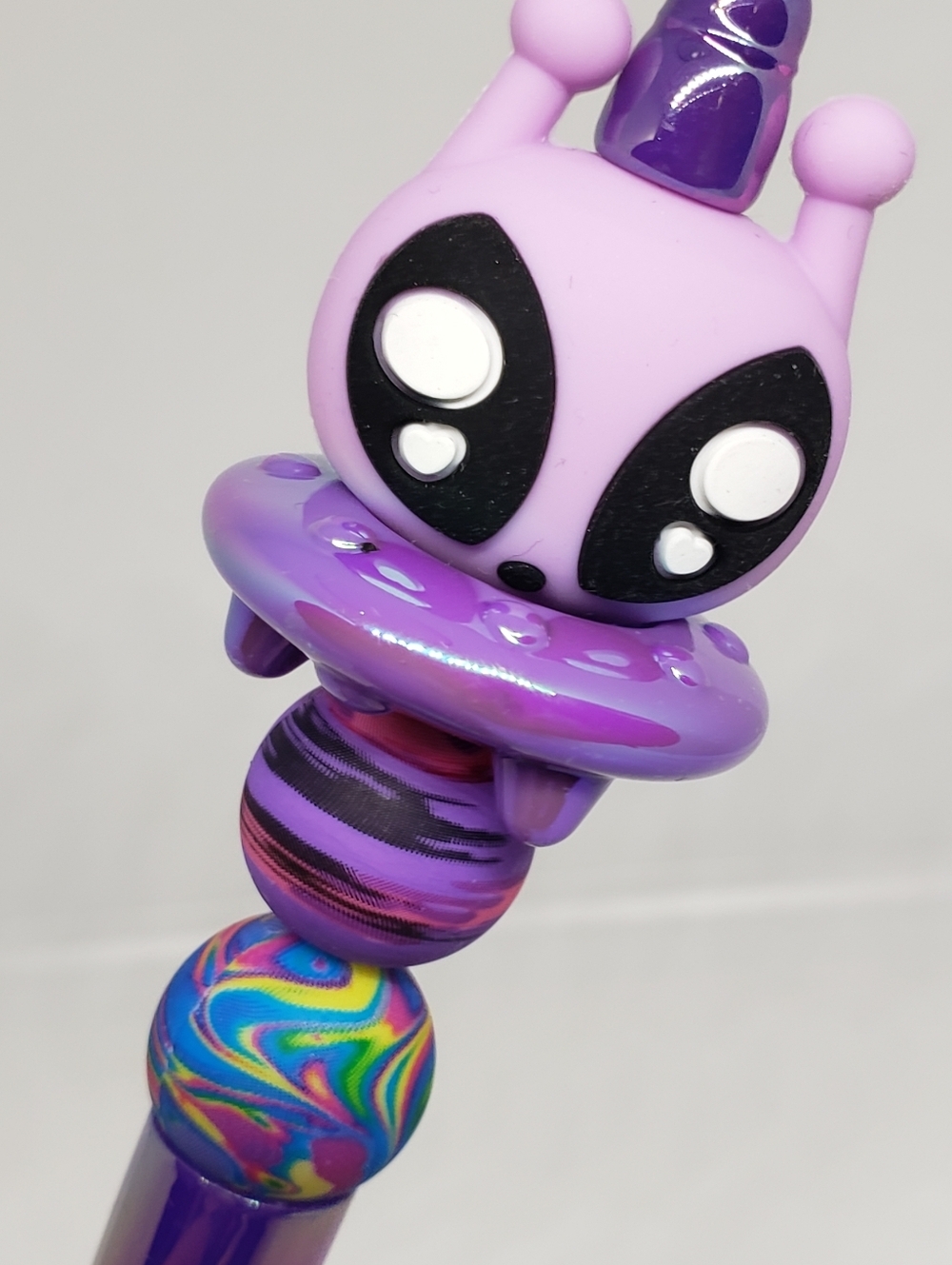 Handmade Iridescent Purple UFO Alien Beaded Silicone Focal Bead Pen - Picture 2 of 3